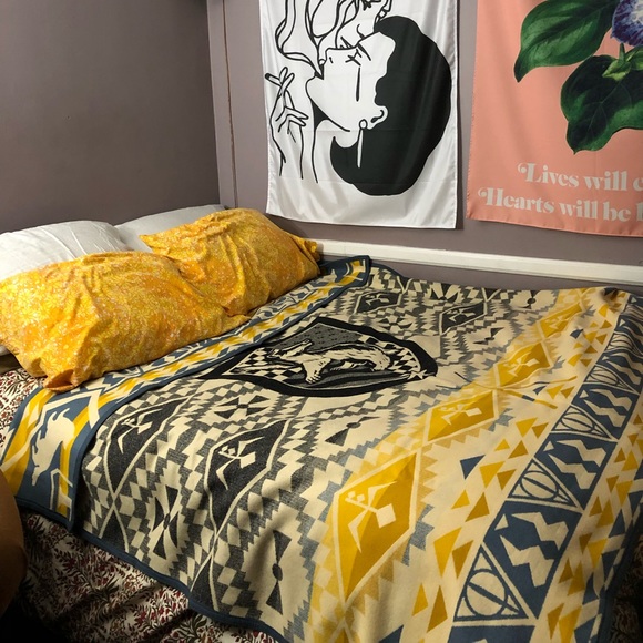 Happy Potter Hufflepuff Pendleton blanket - Picture 2 of 8